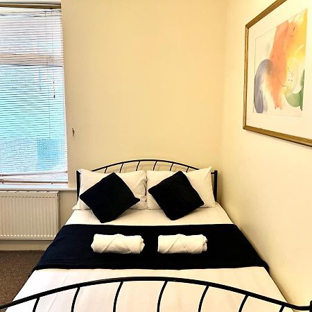 Aldgate Holiday Rooms Londra Exterior foto