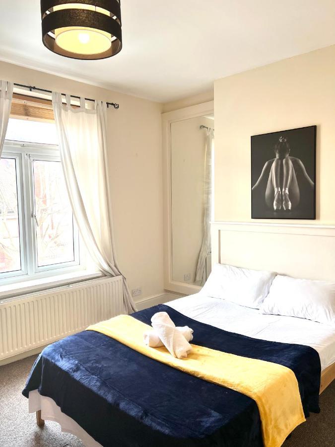 Aldgate Holiday Rooms Londra Exterior foto