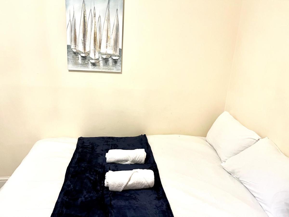 Aldgate Holiday Rooms Londra Exterior foto