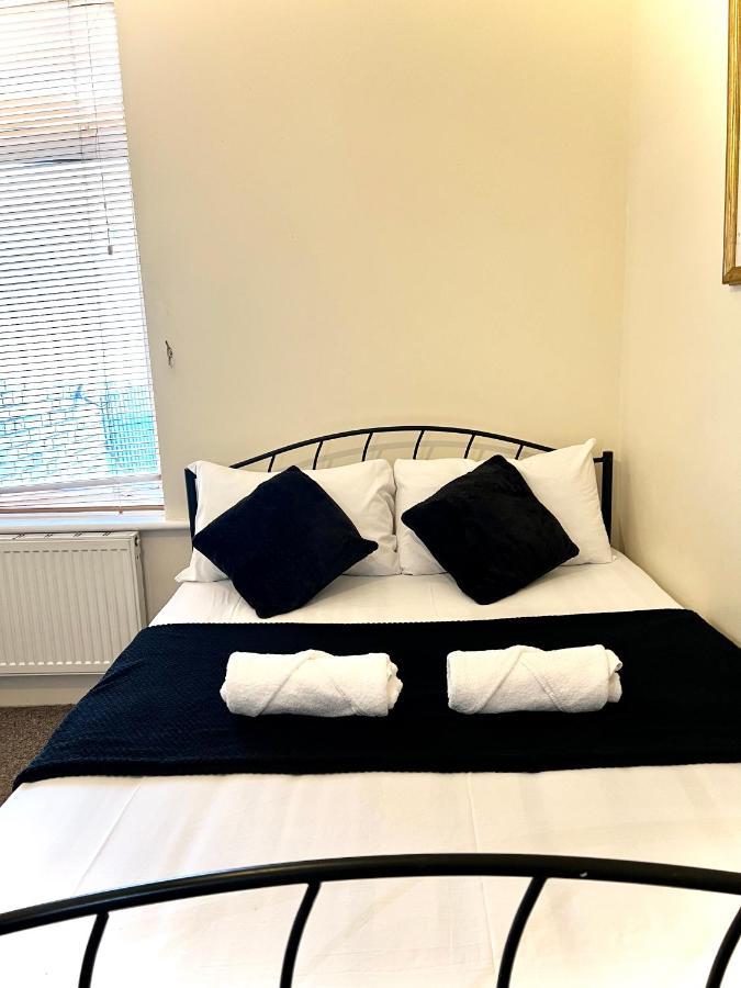 Aldgate Holiday Rooms Londra Exterior foto