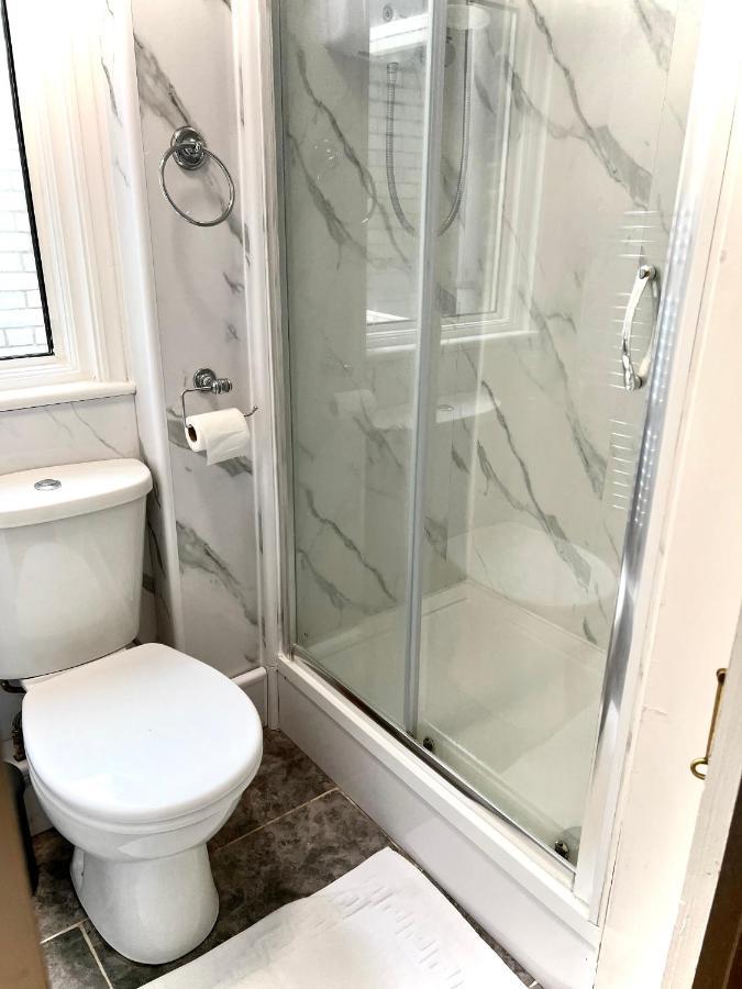 Aldgate Holiday Rooms Londra Exterior foto