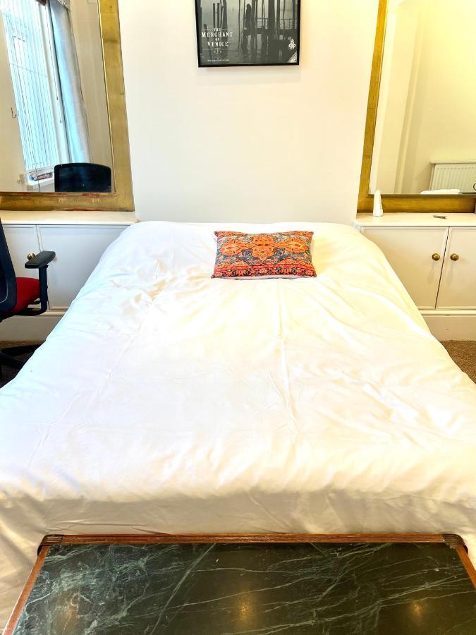 Aldgate Holiday Rooms Londra Exterior foto